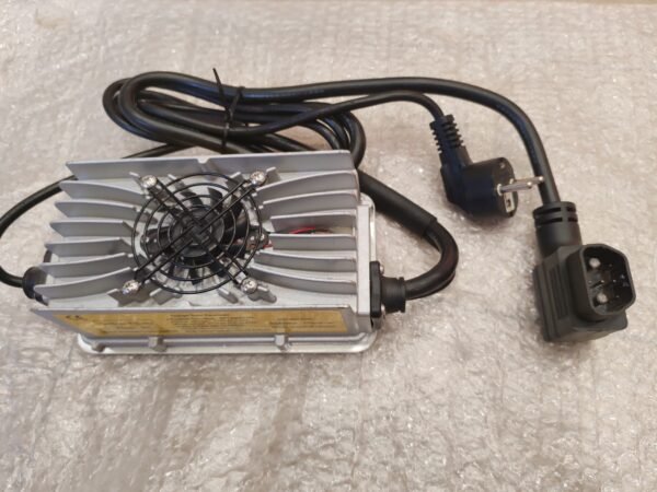 Caricabatteria Rapido VMOTO F01 CITI SUPERSOCO CPX 70,5V  8A